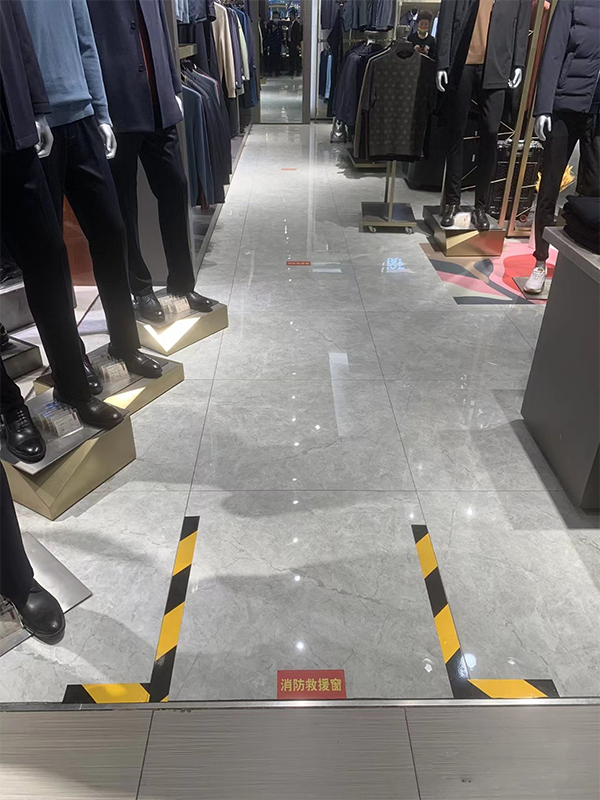 建筑防火通用規(guī)范：消防救援門、窗不應使用鏡面反光材料