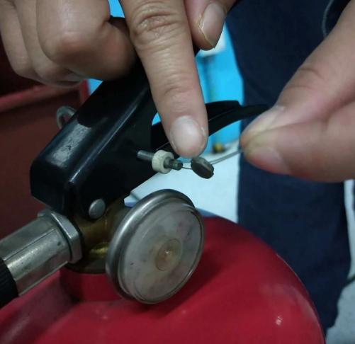 滅火器“鉛封”即將成為歷史——滅火器新國(guó)標(biāo)解讀